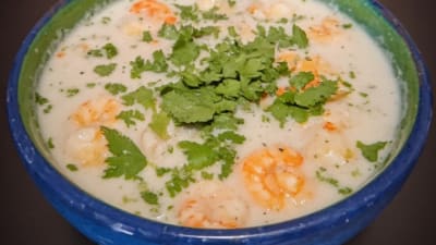 Sopa de Camarones con Coco