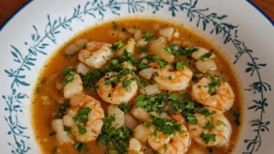 Sopa de Mariscos con Coco