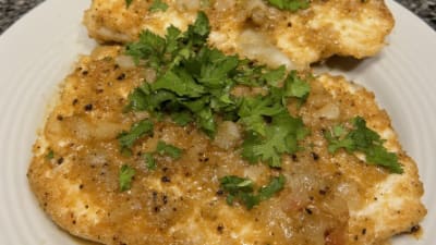 Pescado Frito con Salsa de Coco
