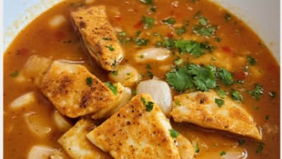 Sopa de Pescado con Coco
