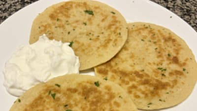 Pupusas de Yuca con Quesillo