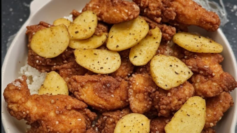 Chicharrón de Pollo con Yuca