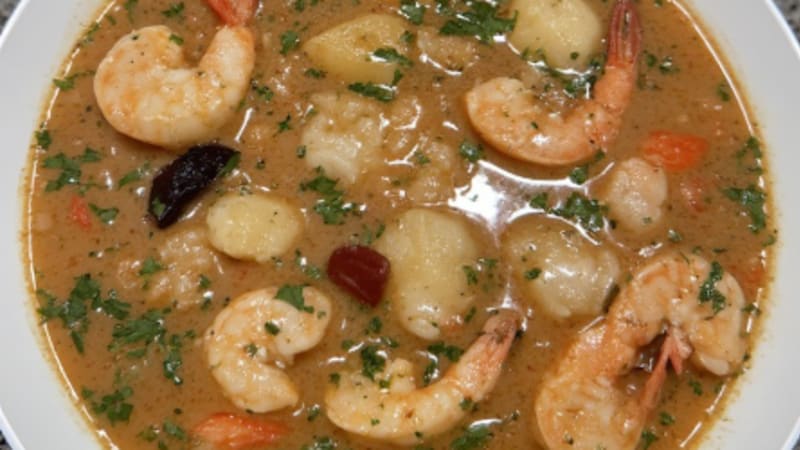 Sancocho de Mariscos con Coco
