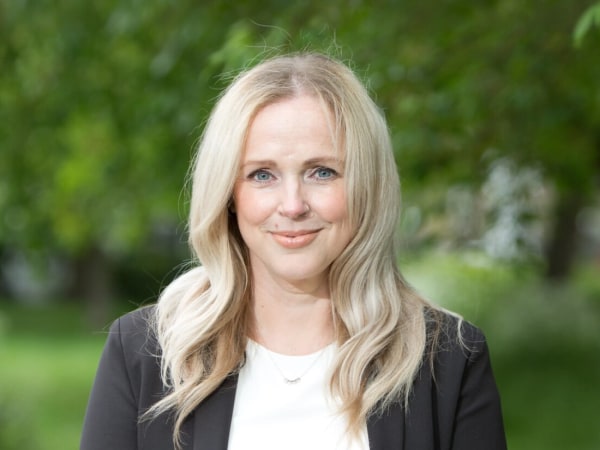 Marianne Stirling