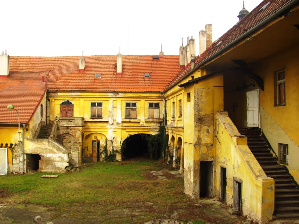 Dominikánský dvůr