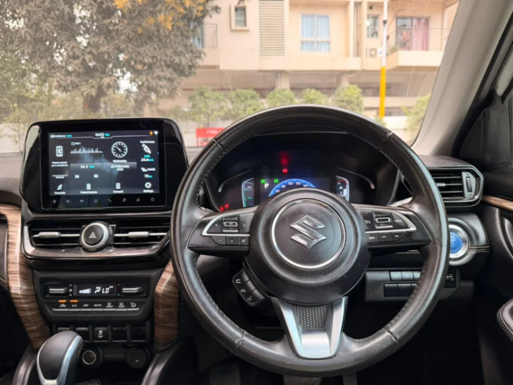 Maruti Suzuki Grand Vitara - Thumbnail 3