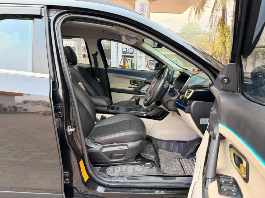 Tata Safari - Thumbnail 4