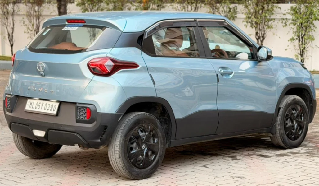 Tata Punch - Thumbnail 2