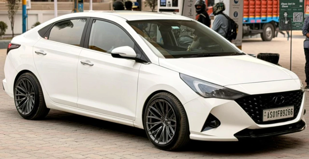 Hyundai Verna - Thumbnail 3