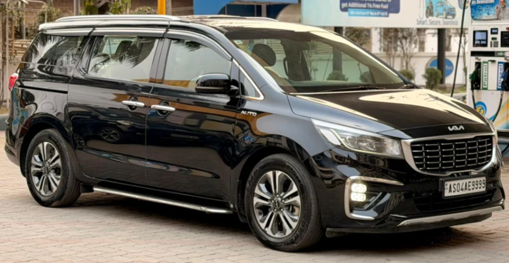 Kia Carnival - Thumbnail 3