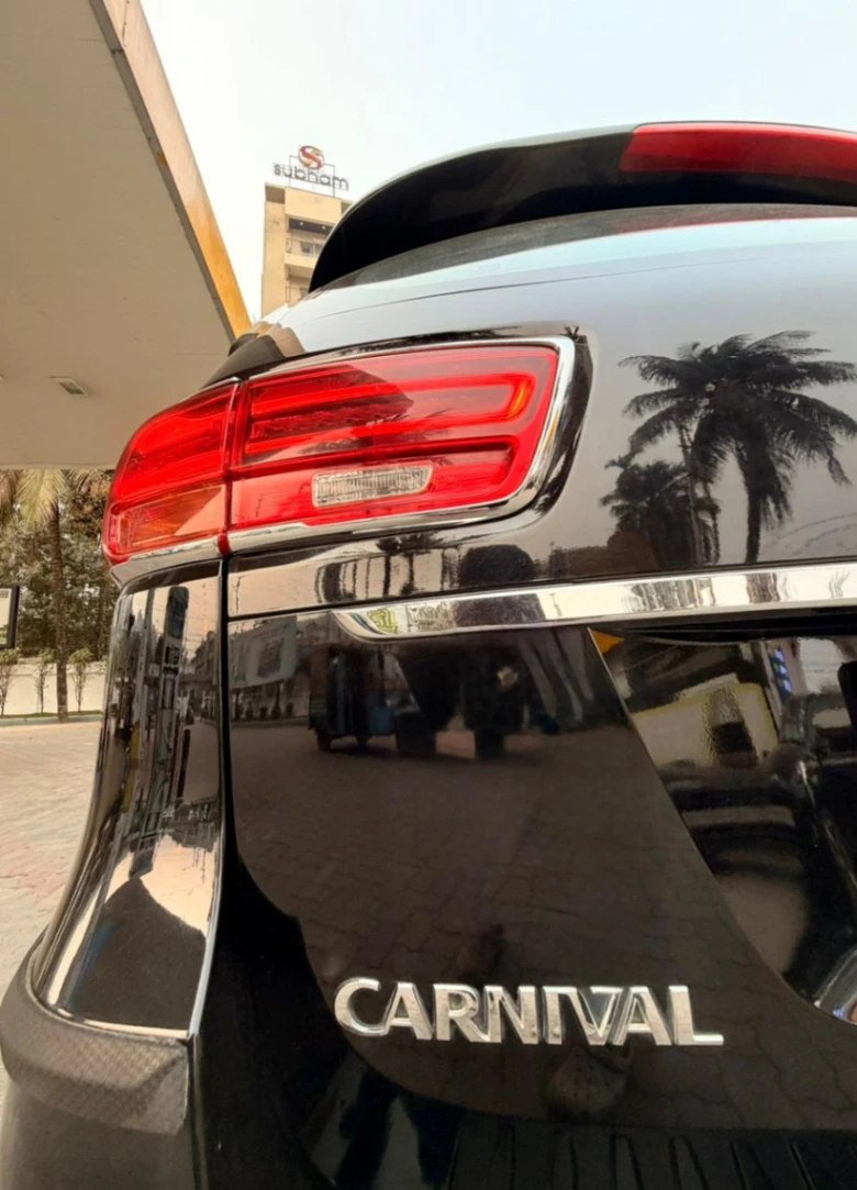 Kia Carnival - Thumbnail 4