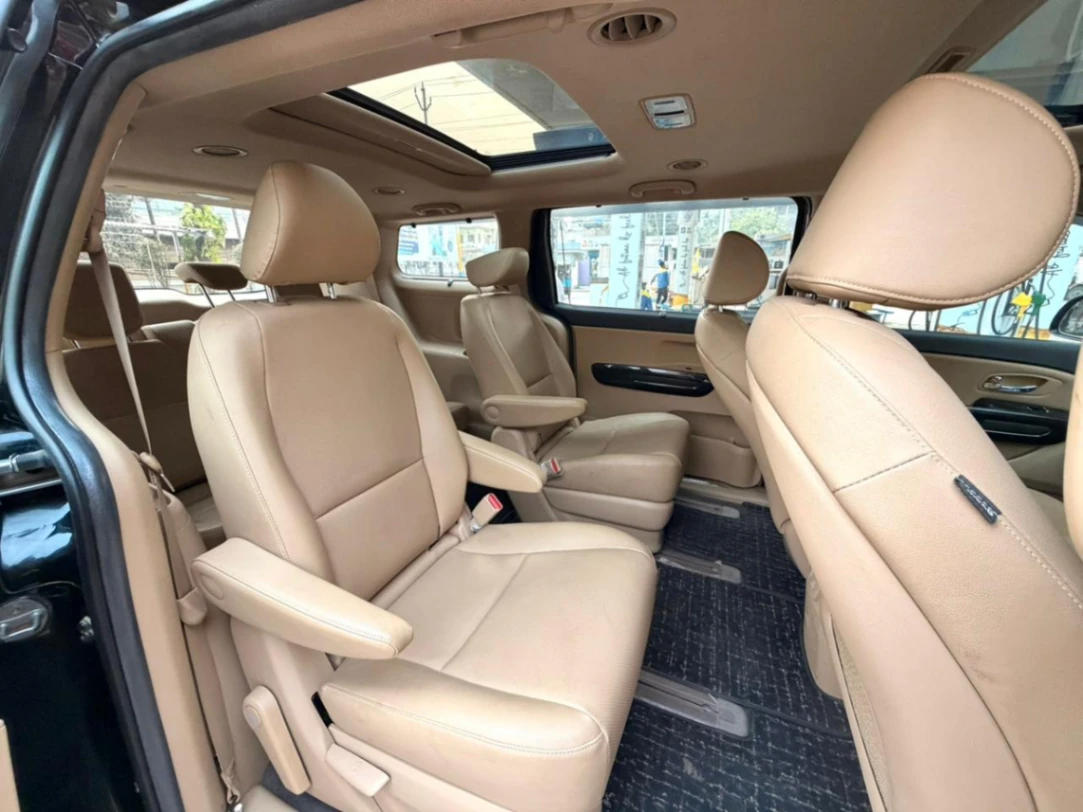 Kia Carnival - Thumbnail 7