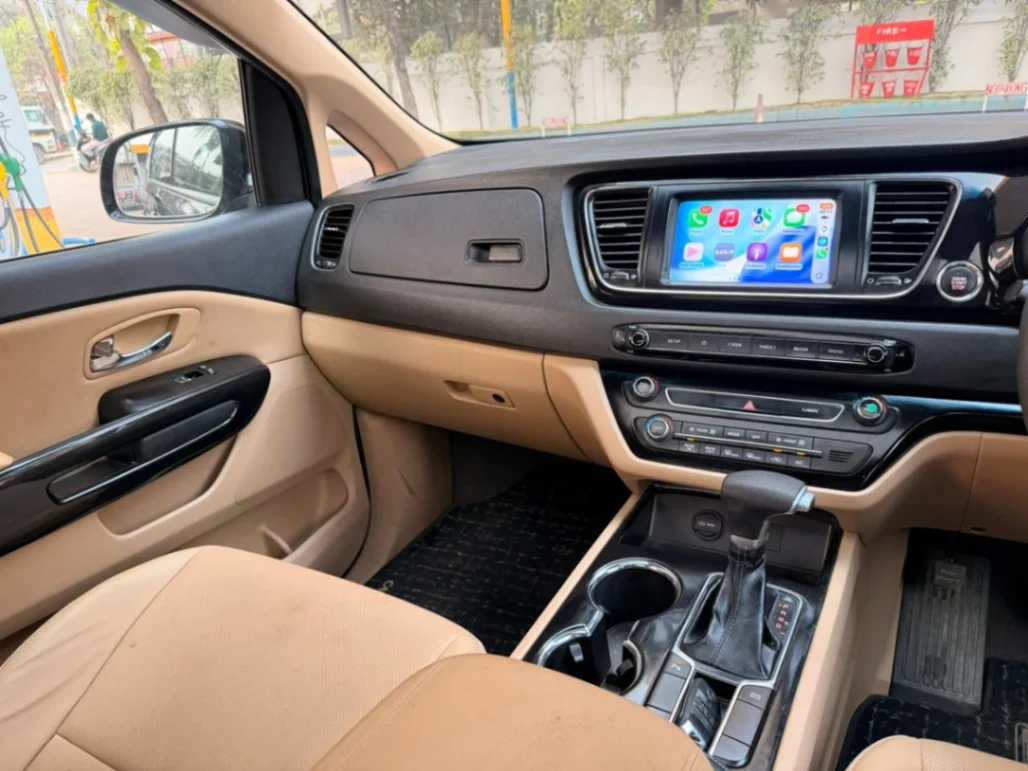 Kia Carnival - Thumbnail 9