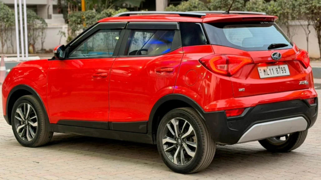 Mahindra XUV300 - Thumbnail 8
