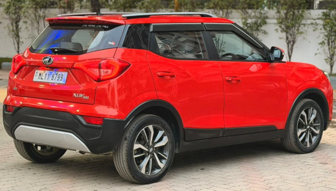 Mahindra XUV300 - Thumbnail 12