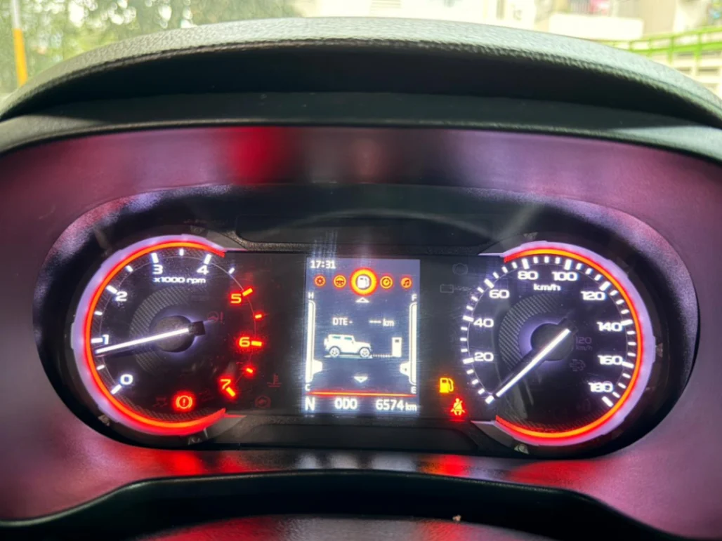 Mahindra Thar - Thumbnail 5