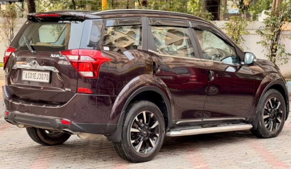 Mahindra XUV500 - Thumbnail 12