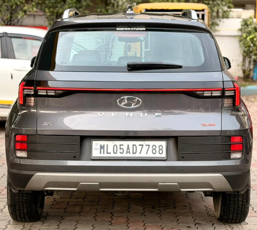 Hyundai Venue - Thumbnail 6