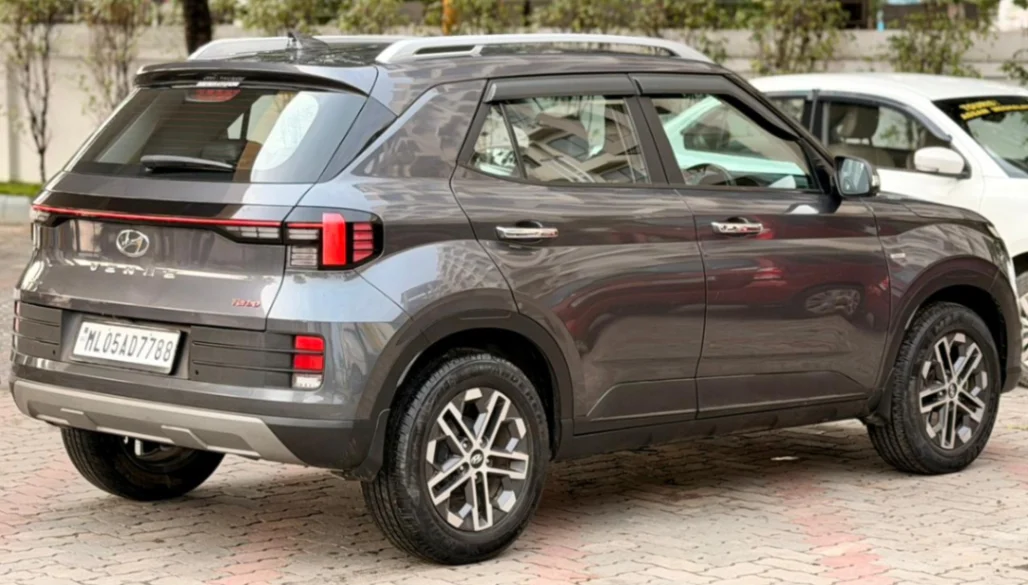 Hyundai Venue - Thumbnail 12