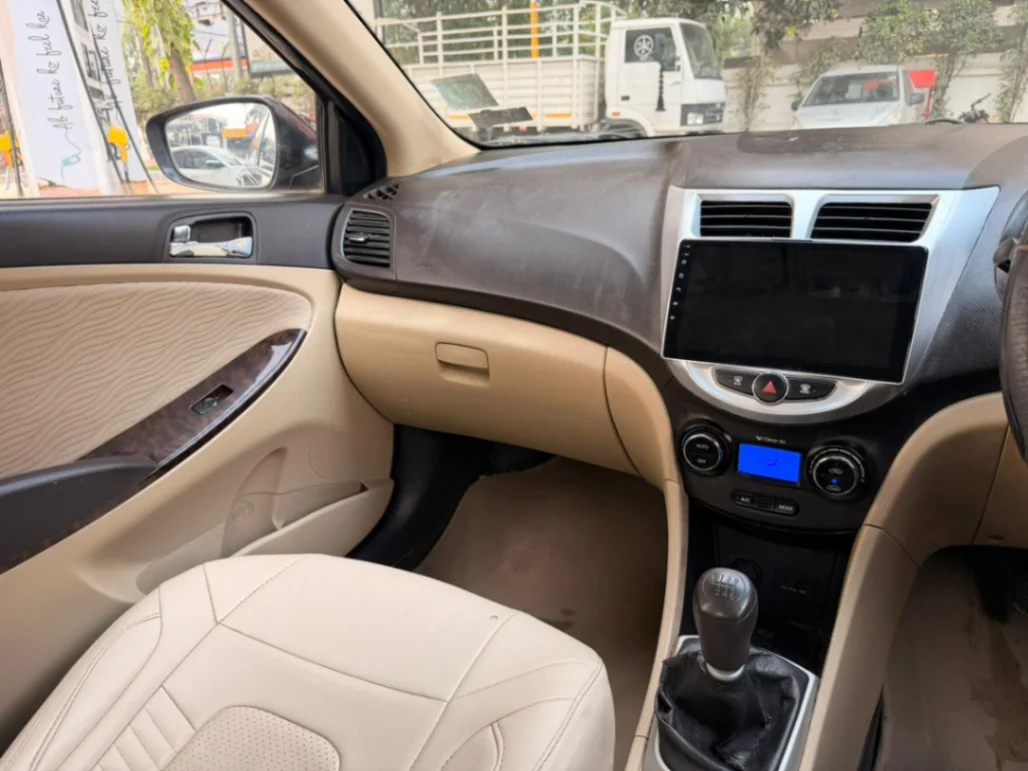 Hyundai Verna - Thumbnail 4