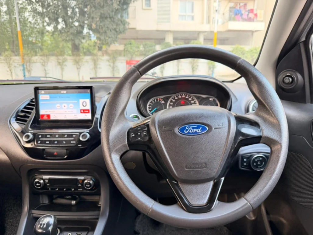 Ford Figo - Thumbnail 2