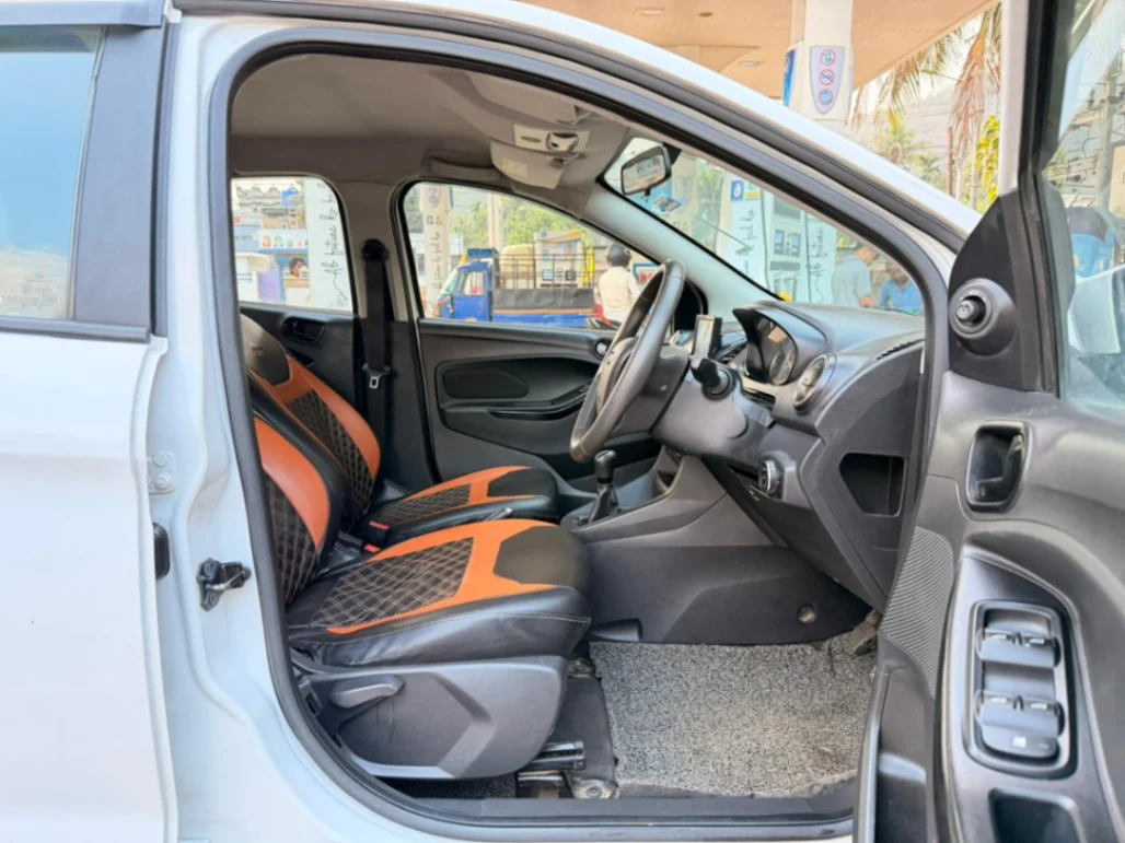 Ford Figo - Thumbnail 4