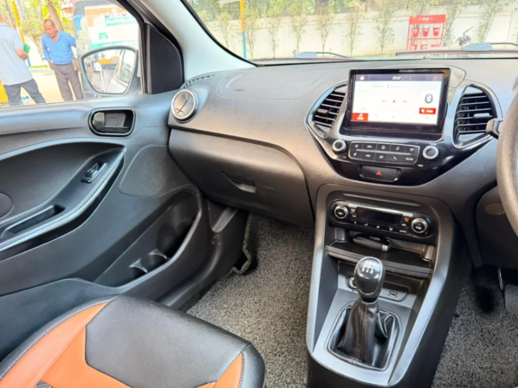 Ford Figo - Thumbnail 5