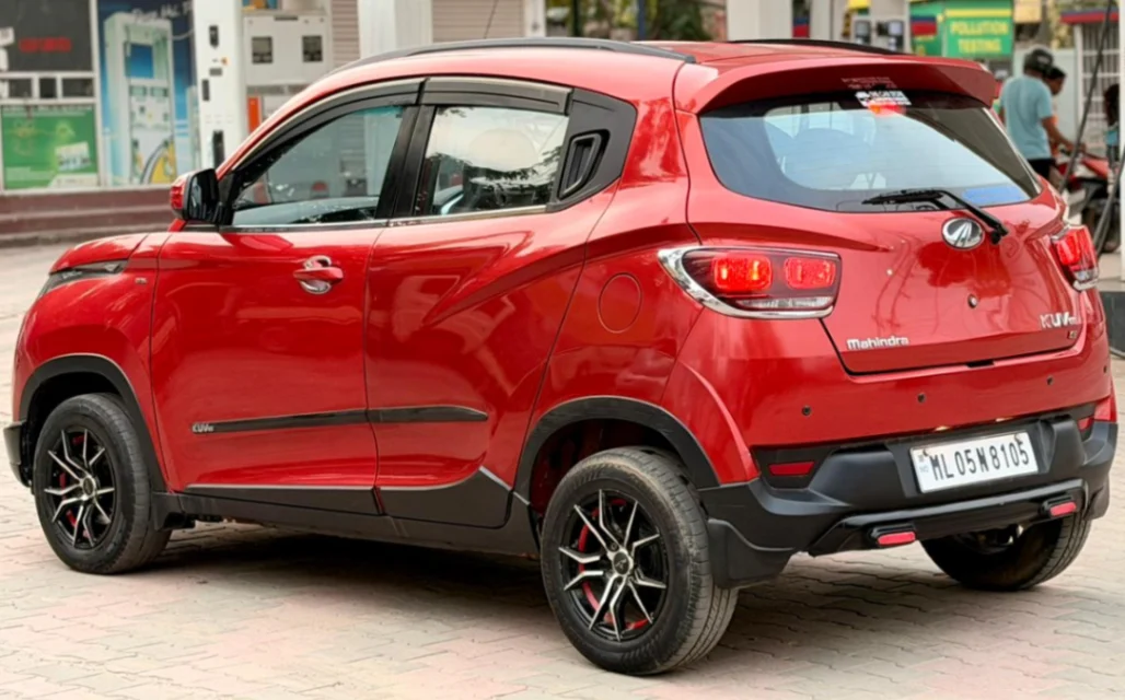 Mahindra KUV 100 - Thumbnail 3