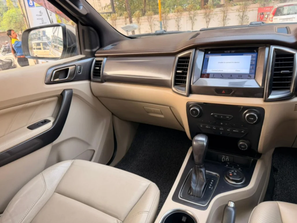 Ford Endeavour - Thumbnail 7