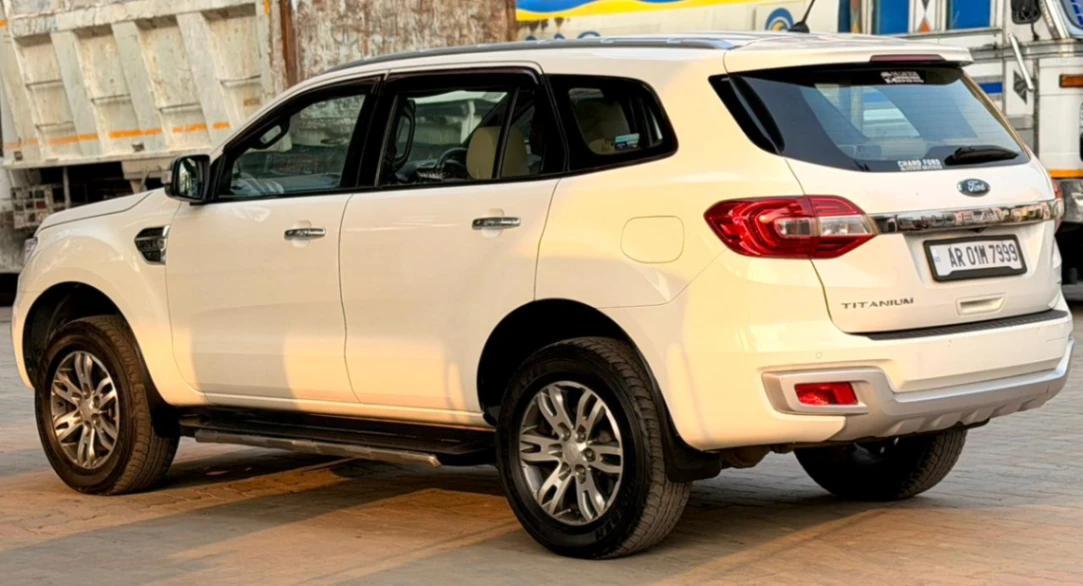 Ford Endeavour - Thumbnail 10