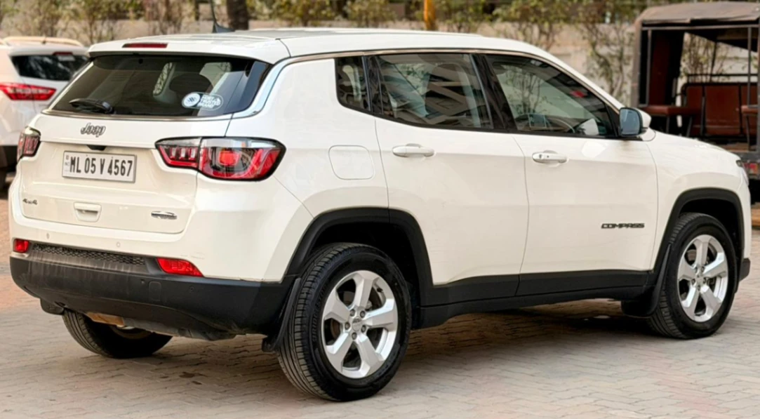 Jeep Compass - Thumbnail 3
