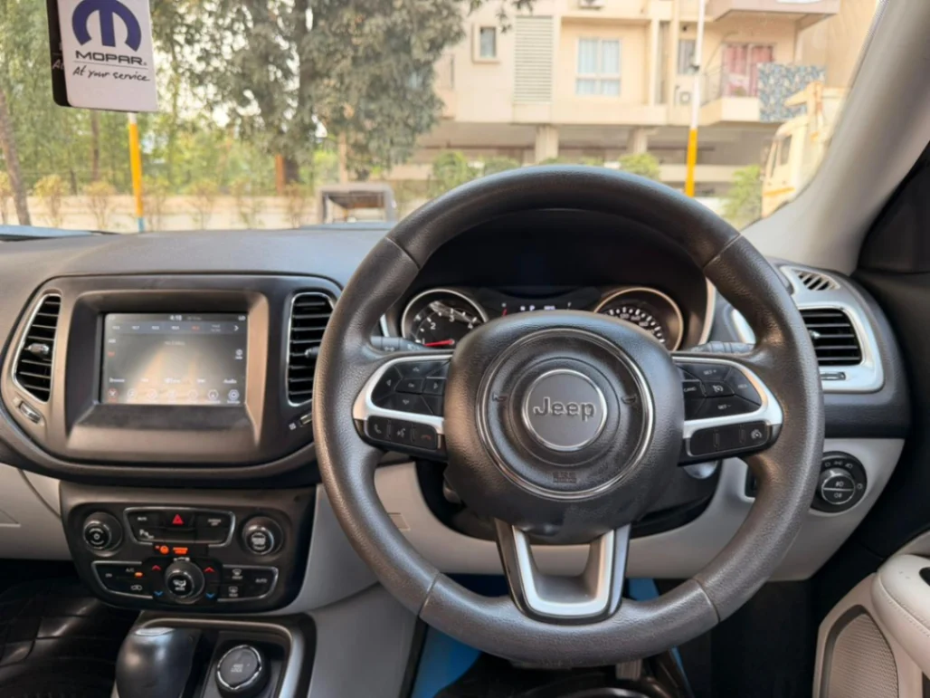 Jeep Compass - Thumbnail 4