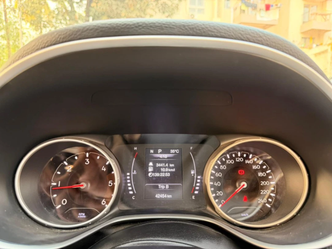 Jeep Compass - Thumbnail 6