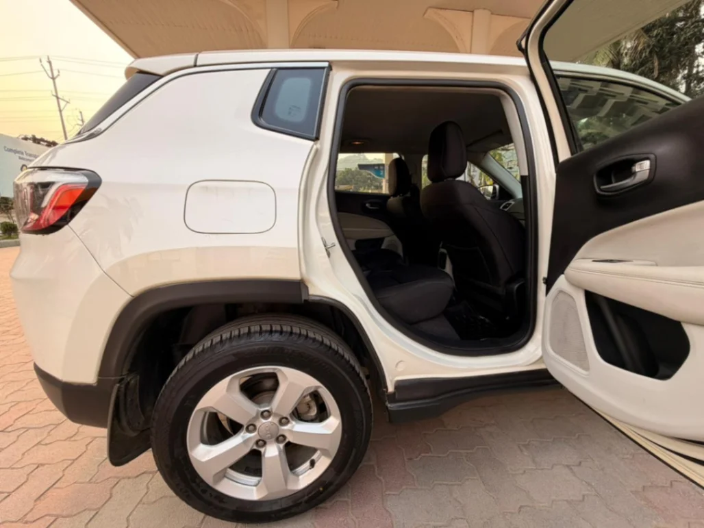 Jeep Compass - Thumbnail 9