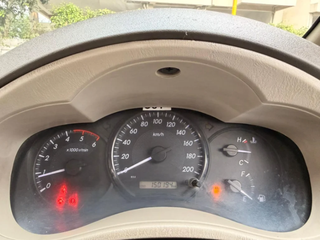 Toyota Innova - Thumbnail 5