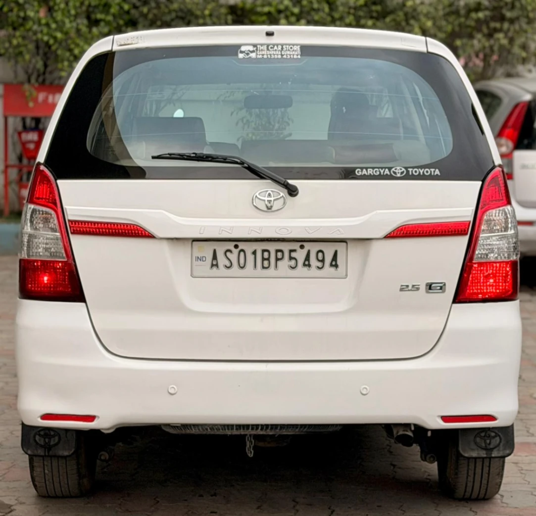Toyota Innova - Thumbnail 7