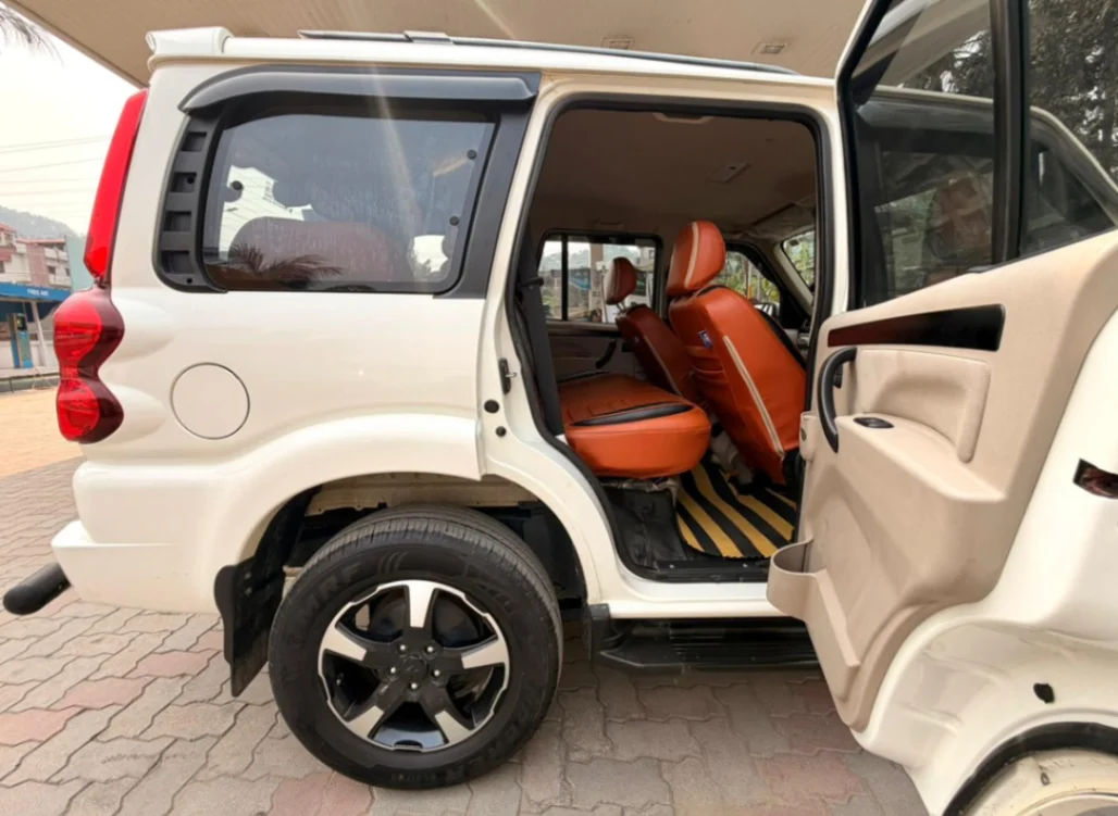 Mahindra Scorpio Classic - Thumbnail 2