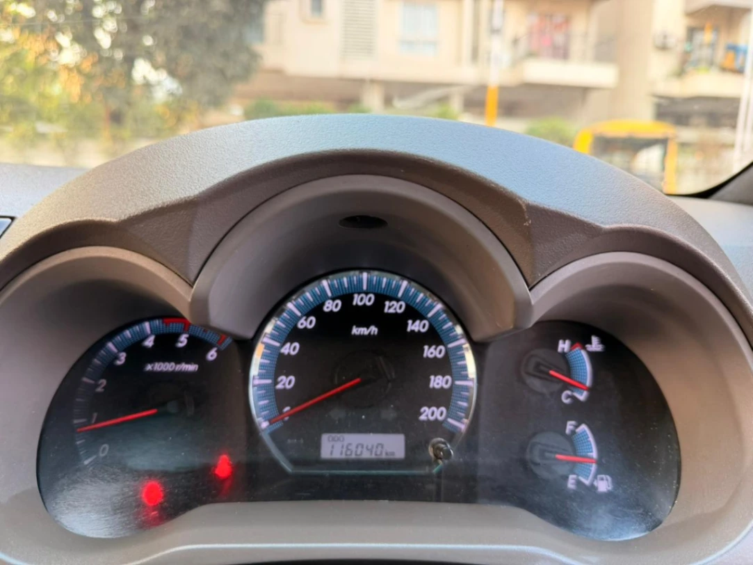 Toyota Fortuner - Thumbnail 7