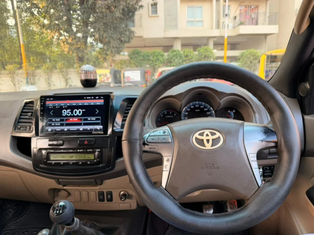 Toyota Fortuner - Thumbnail 9