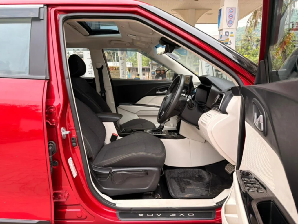 Mahindra 3XO - Thumbnail 8