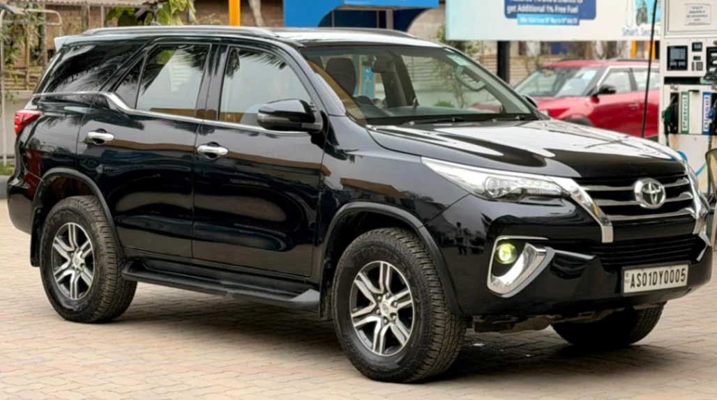 Toyota Fortuner - Thumbnail 2