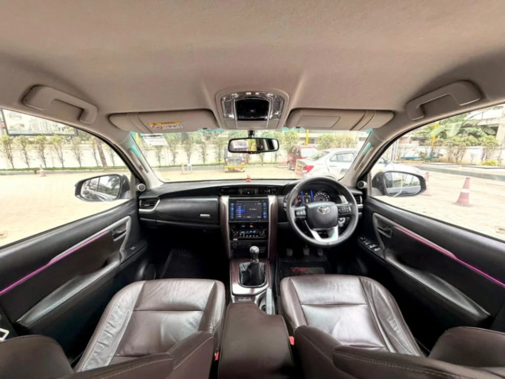 Toyota Fortuner - Thumbnail 7