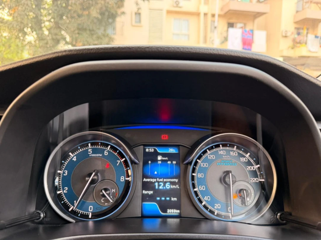 Maruti XL6 - Thumbnail 9