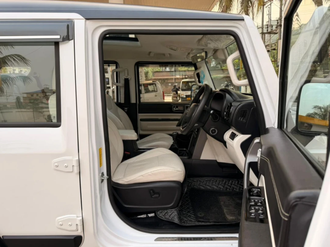Mahindra THAR ROXX - Thumbnail 8