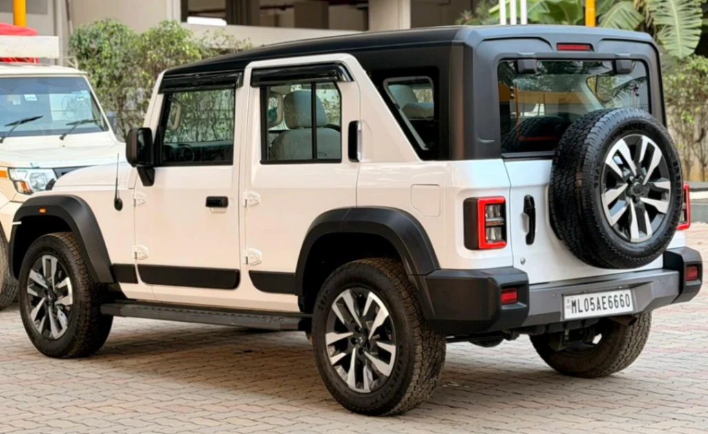 Mahindra THAR ROXX - Thumbnail 9