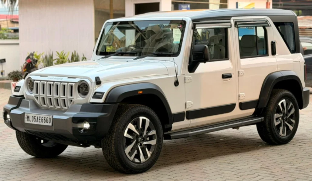 Mahindra THAR ROXX - Thumbnail 11