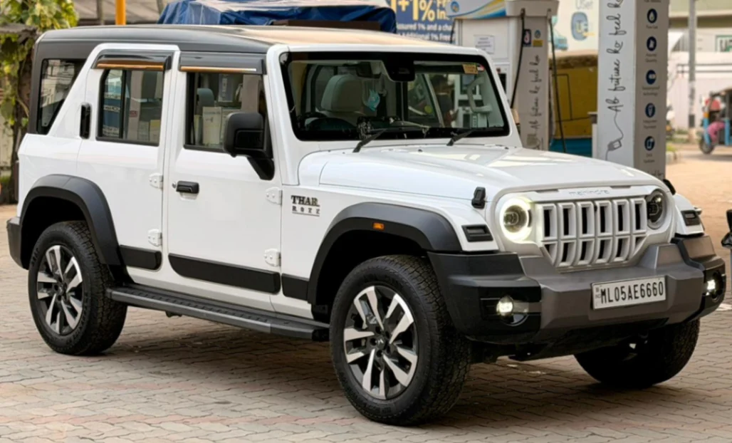 Mahindra THAR ROXX - Thumbnail 12