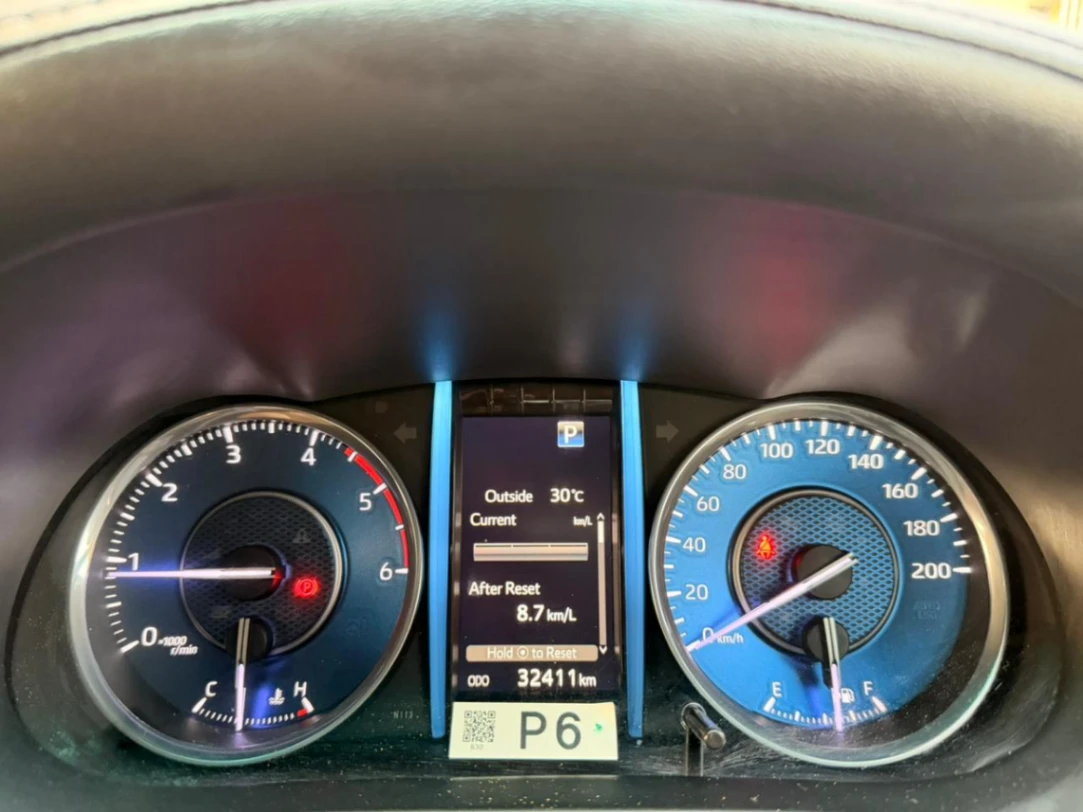 Toyota Fortuner - Thumbnail 6