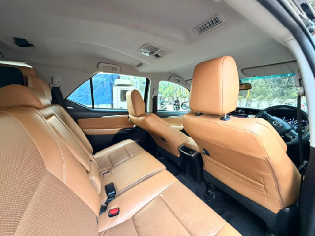 Toyota Fortuner - Thumbnail 7