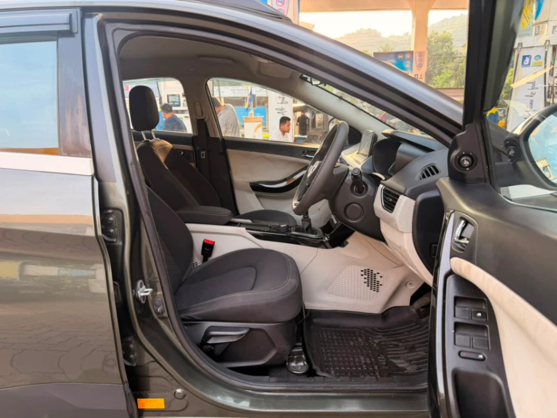 Tata Nexon - Thumbnail 8